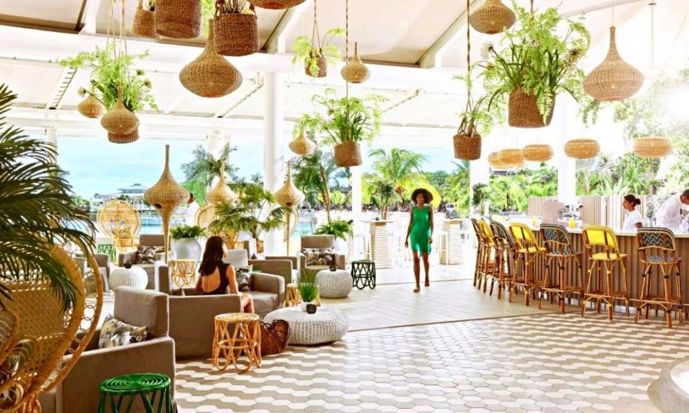 Booking.com's 10 most booked luxury hotels in Mauritius this month