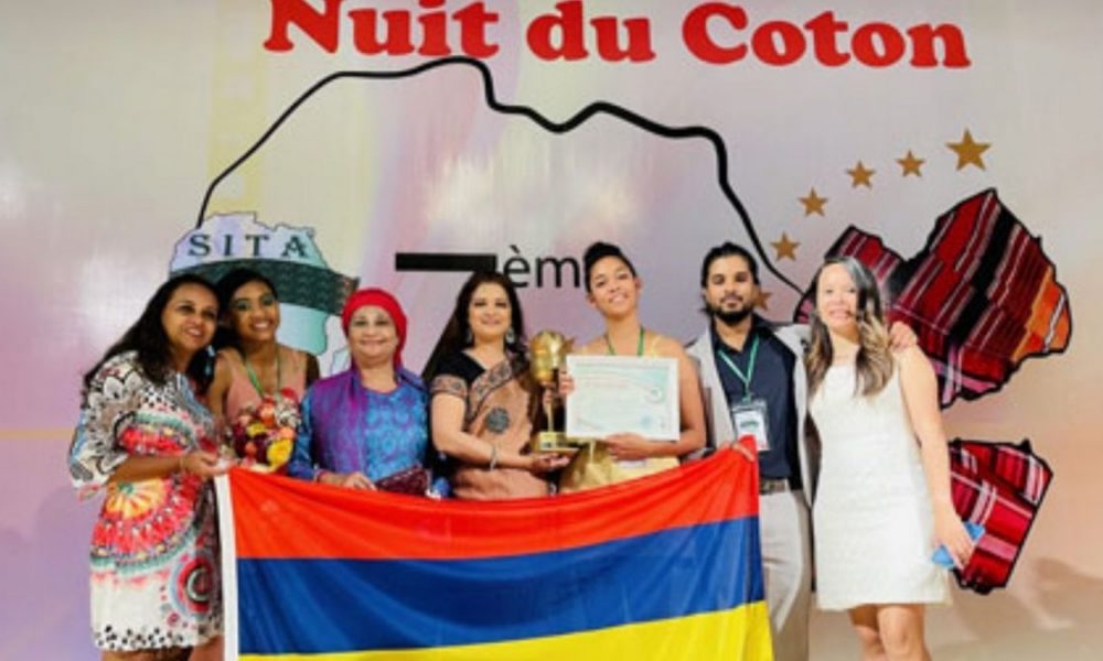 Mauritius wins First prize at the African textile exhibition
