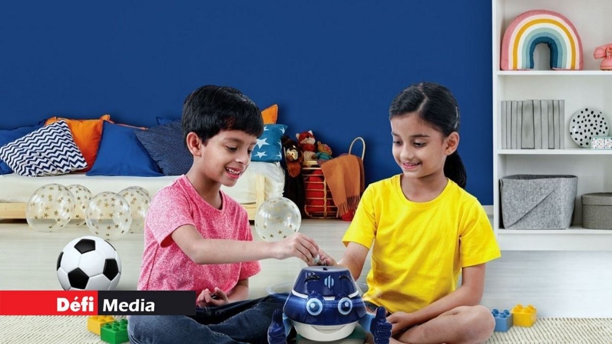 SBM dishes out piggy banks to instill savings habits among kids