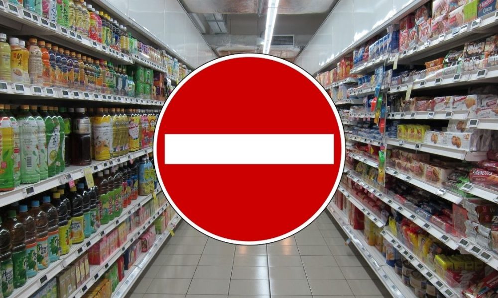'No vaccine, no supermarket' plan put on hold amidst growing discontent