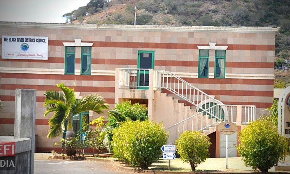 Move to overthrow the President of Black River District Council