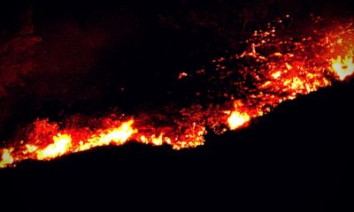 Firefighters tackle mountain blaze above Port Louis suburbs