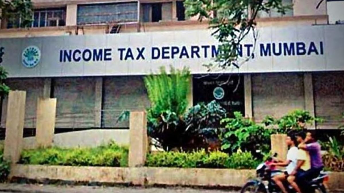Mauritius-based PEs on Indian taxman's radar, at least 7 get notices 