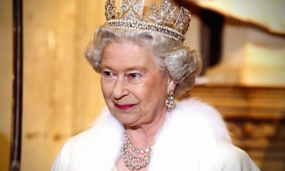 When the Queen likes to show off her Rs5.8billion 'Blue Mauritius' stamp