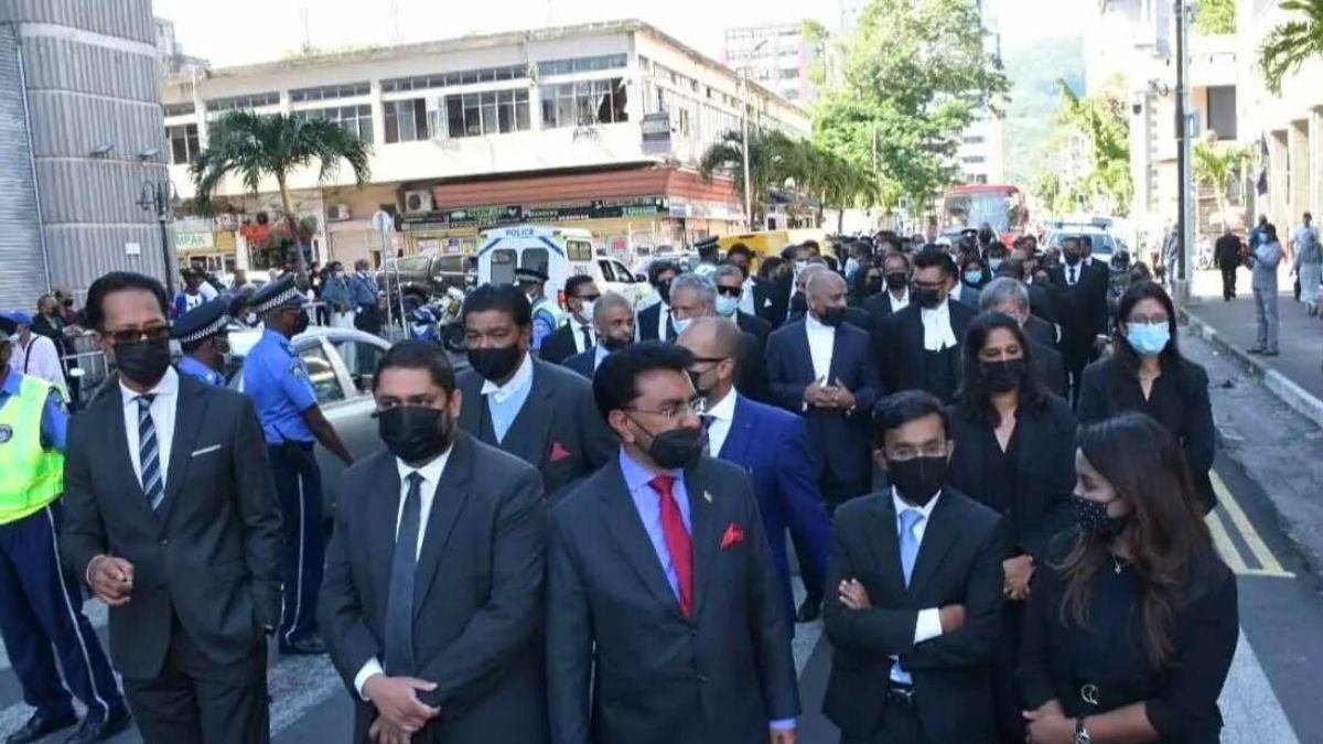 Lawyers take to the streets to protest against 'police actions'