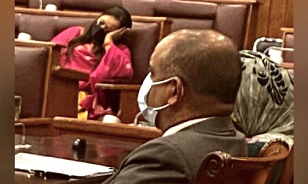 Photo of Mauritian Minister taking a nap during parliamentary works goes viral