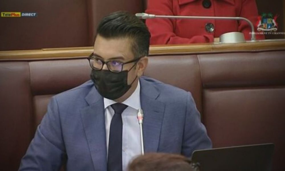 Rs1,000 to all employees: A 'political fraud', claims Labour MP