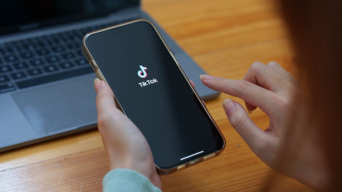 TikTok to set 60-minute daily screen time limit for under 18s