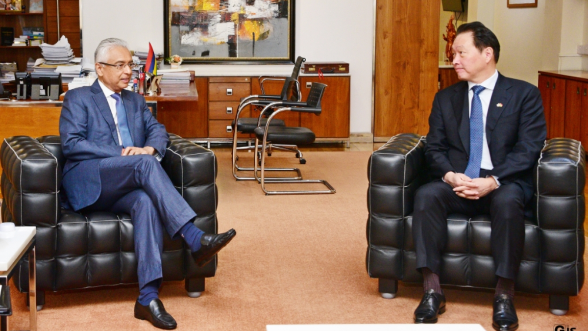 Jugnauth Meets Chairman of the Korea Chamber of Commerce