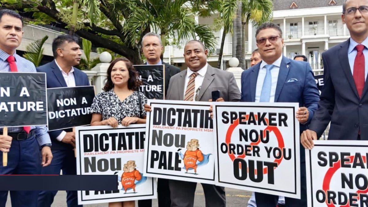 Opposition MPs Protest Outside Parliament, Express Dissatisfaction with Speaker