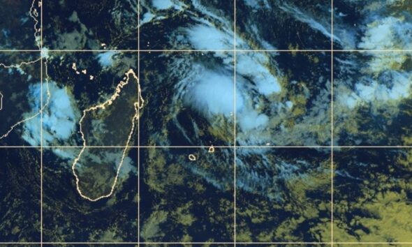 Mauritius Issues Warning 2 as Tropical Cyclone Approaches