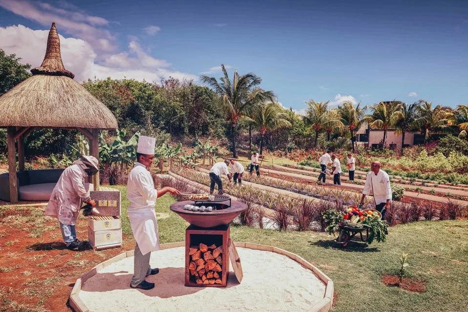 10 Ways to Indulge in Mauritius' Culinary & Cultural Charm