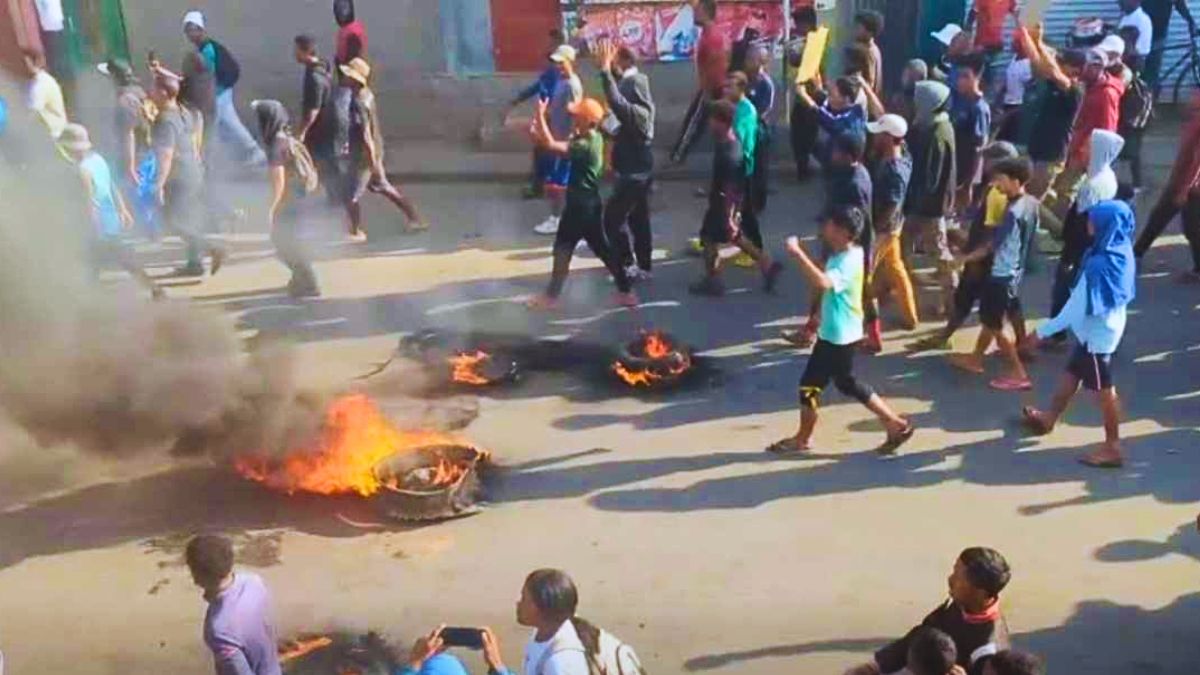 Air Mauritius Office in Madagascar Sacked as Fire Breaks Out in Protests