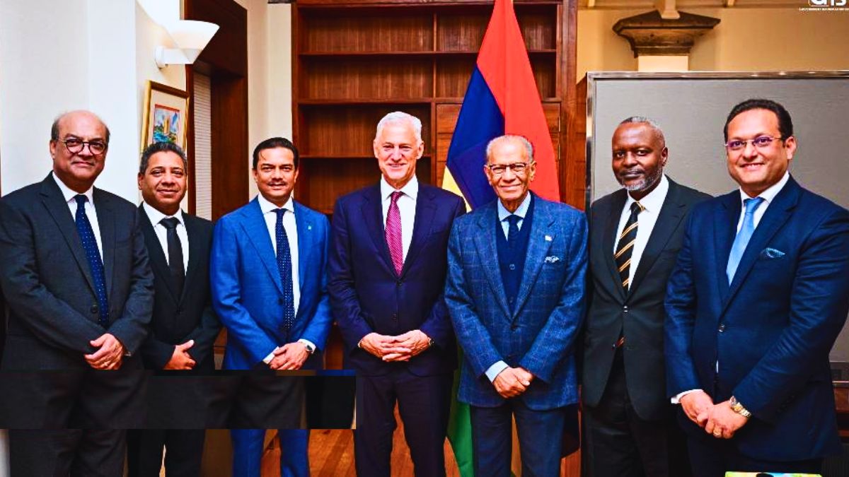 PM Ramgoolam and Standard Chartered Bank Discuss 3 Key Investment Areas