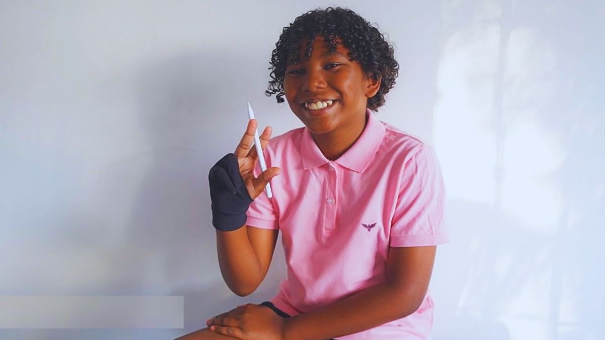 Mauritian Schoolboy, 11, Publishes Trilingual Tale Inspired by Oil Spill Heroism