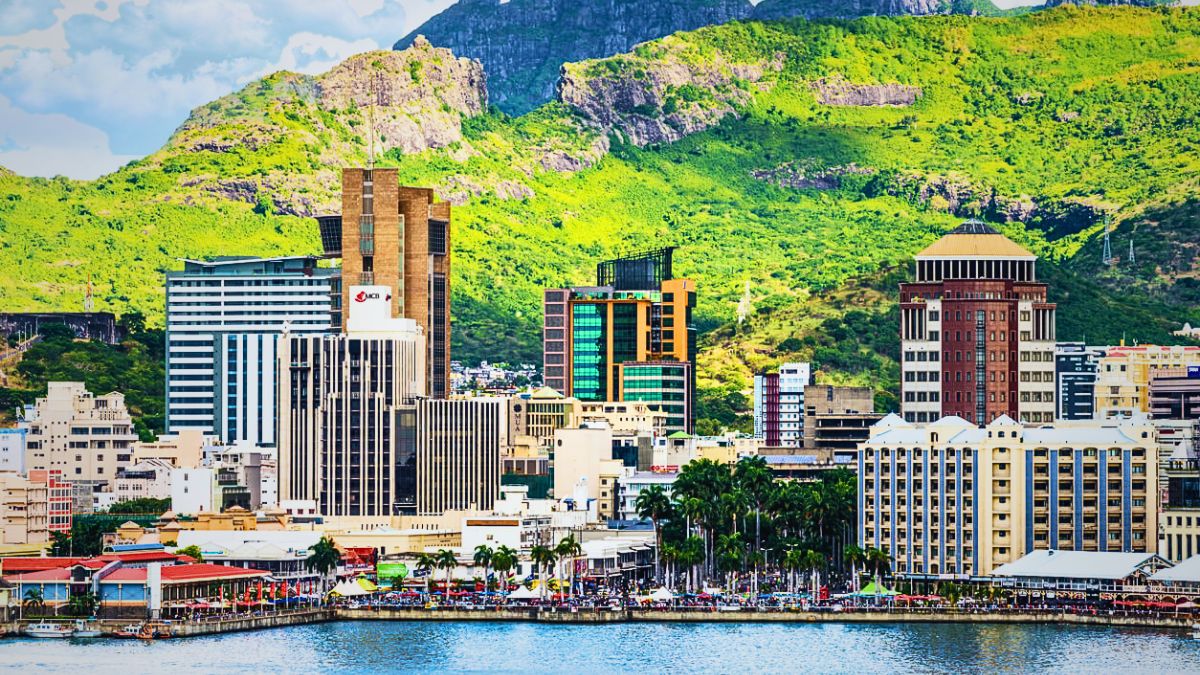 Port-Louis Prepares for Floods: 16 Buildings Designated as Safe Havens