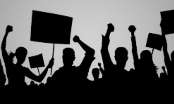 100s Join 20 km Mahébourg Rally Demanding Pension Return to 60