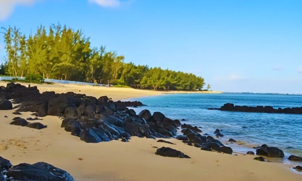 British Tourist Discovers Human Remains on Pomponette Beach