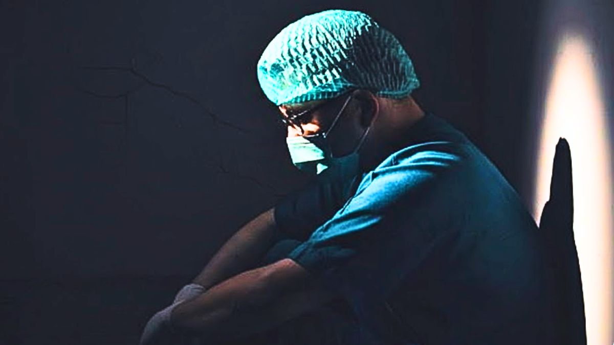 Over 10 Aspiring Dentists Wait 18 Months for Exams after Board Retirement