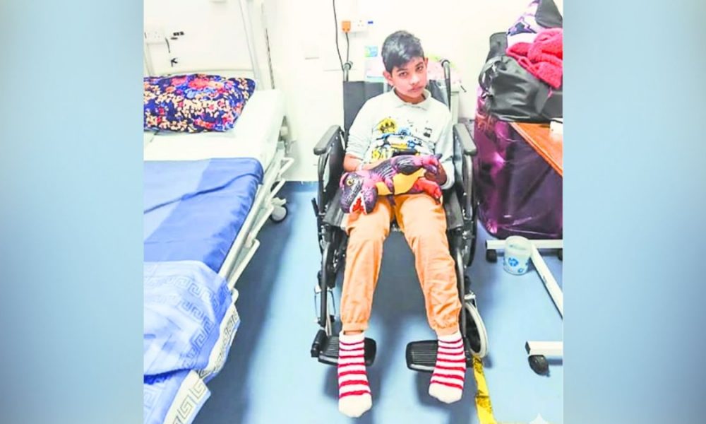 Mauritian Boy, 12, Battles to Walk in India after Years of 'Medical Wandering'