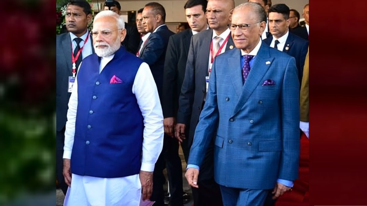 PMs Modi & Ramgoolam Discuss 2 Nations' Historic Ties Ahead of AI Summit
