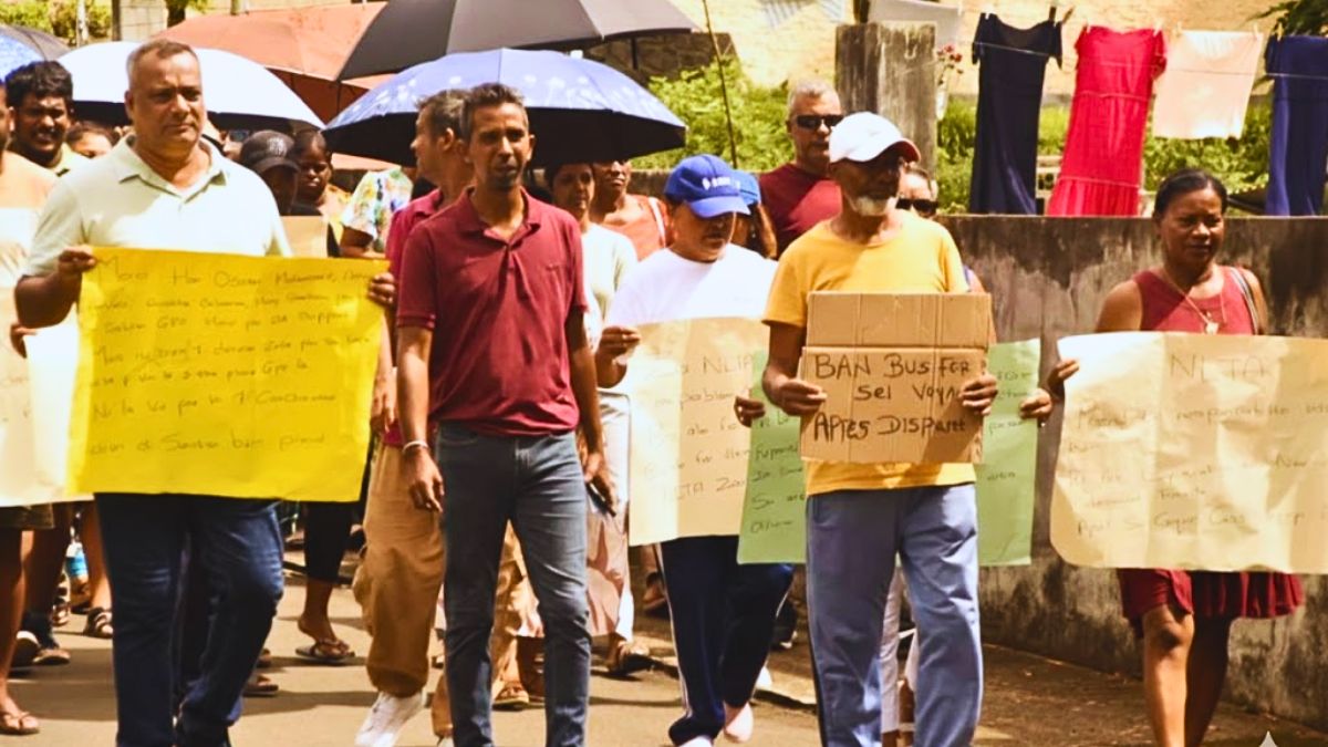 Only 2 of 18 Bus Lines are Working as Saint Hubert Residents Protest