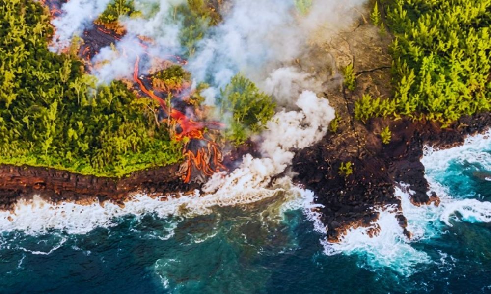 Réunion Island: Lava Hits Ocean for First Time in 19 Years at Piton de la Fournaise