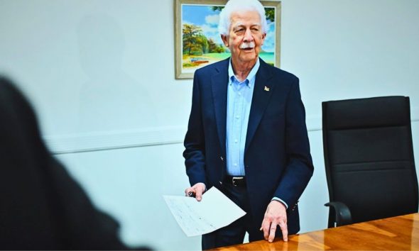 Bérenger Quits MMM after 50 Years to Form New Political Movement