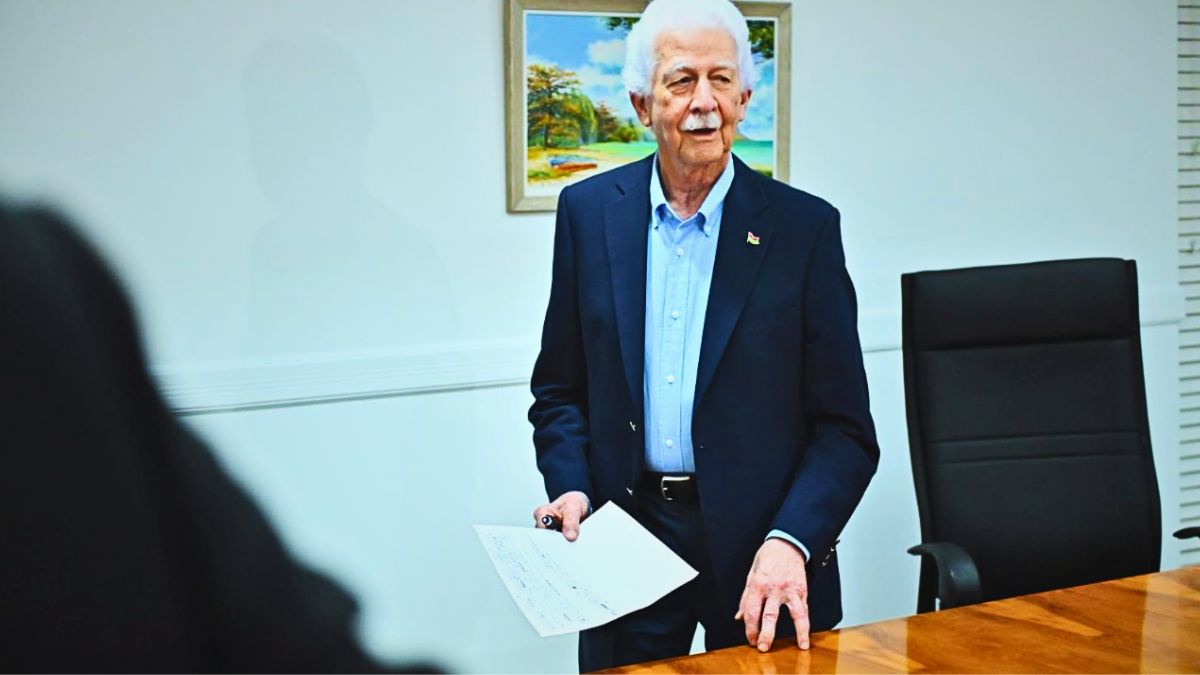 Bérenger Quits MMM after 57 Years to Form New Political Movement