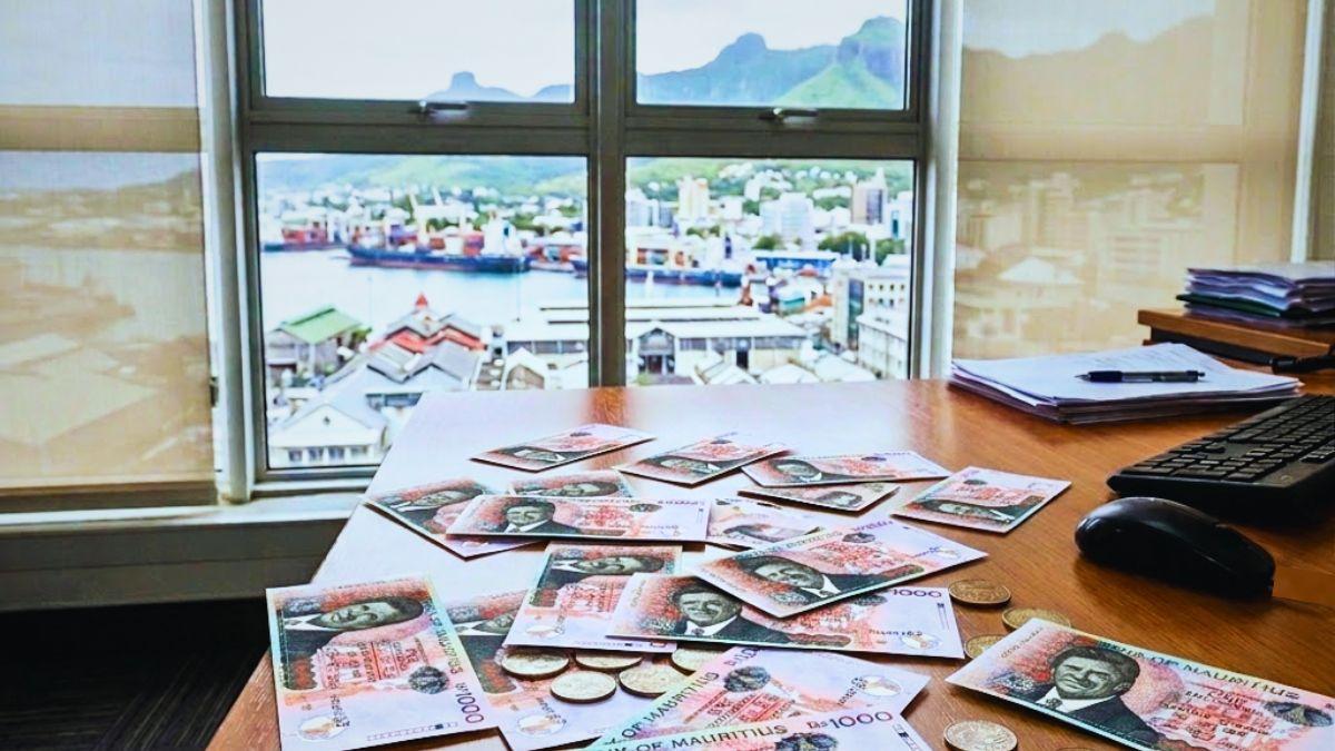 Mauritius Cash in Circulation Surpasses Rs 71 Billion Milestone